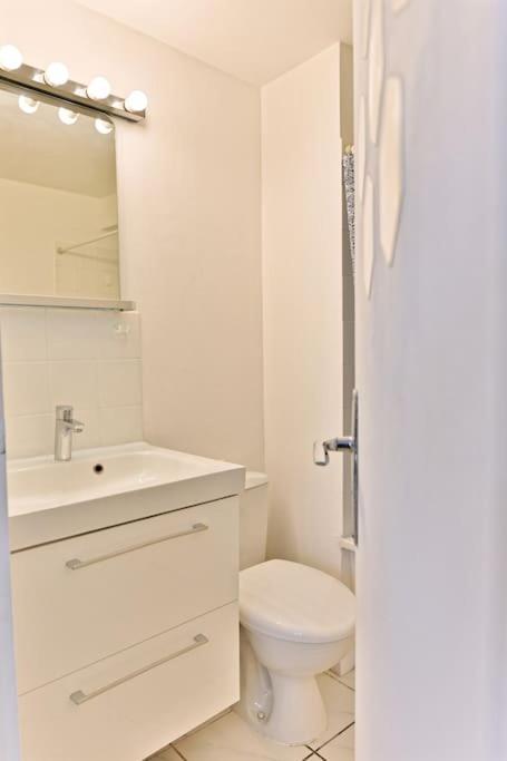 Appartement Proche Canal Saint Martin パリ エクステリア 写真