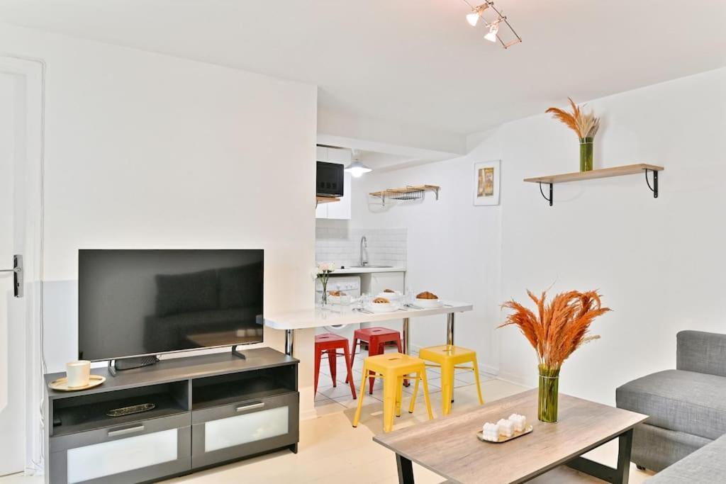 Appartement Proche Canal Saint Martin パリ エクステリア 写真
